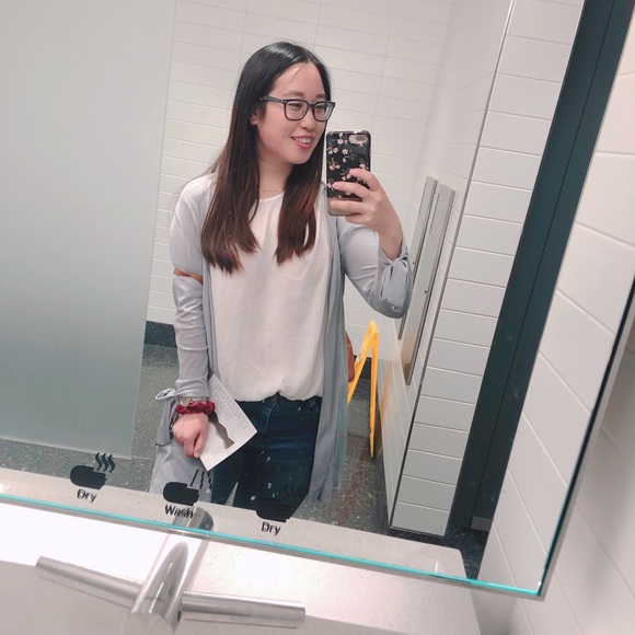 Meet your Posher, Julie - Picture 1 of 1